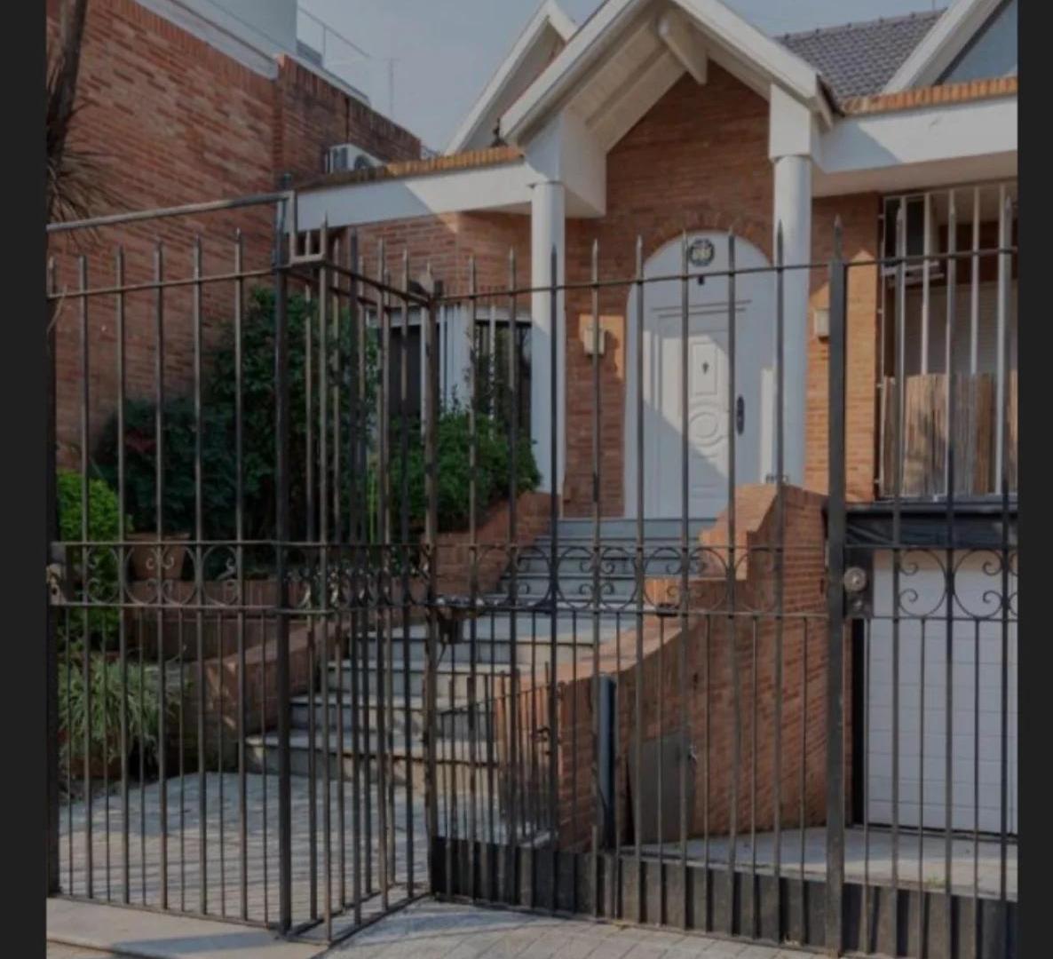 Foto de ESPECTACULAR CASA !!!EN BELGRANO COMOEN UN COUNTRY, imagen 2