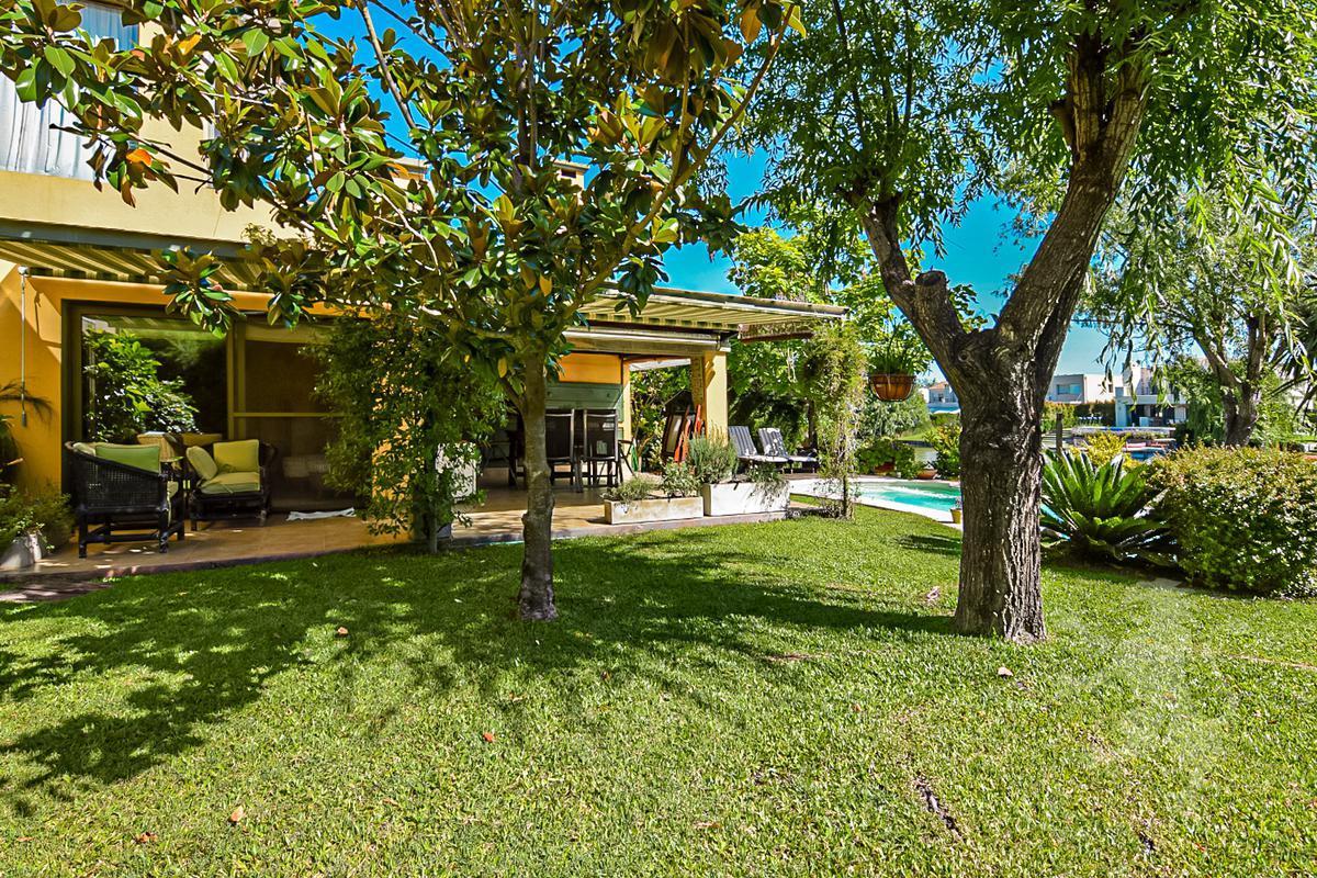 Excelente Casa en Barrio Las Glorietas - Nordelta - Piscina Al Lago - Parrilla - 2 Cocheras 2