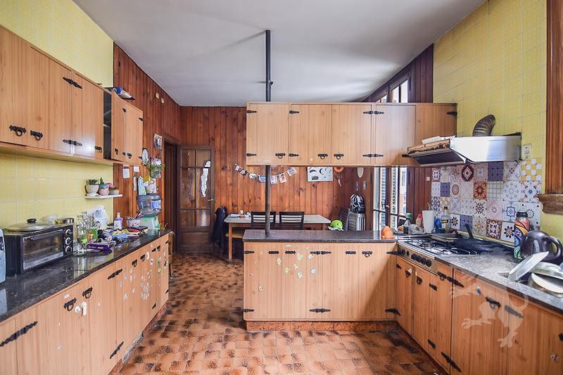 Imponente Casona con Amplio Jardín - 4 Dorm. - Cocheras Cubiertas - Coghlan 5