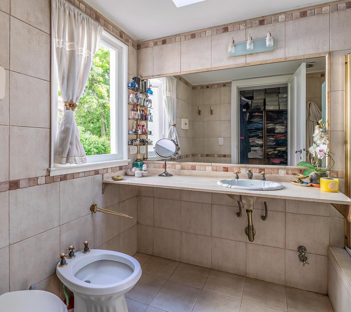 Excelente Casa de Estilo - Venta - 6 Amb - Suite - Patio - Parrilla - Belgrano R 2