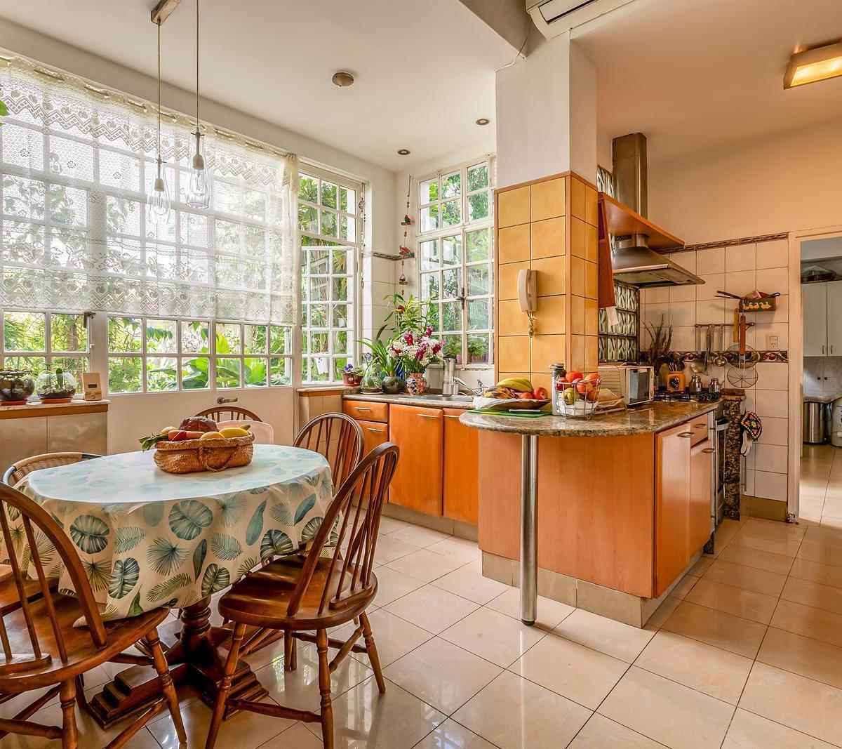 Excelente Casa de Estilo - Venta - 6 Amb - Suite - Patio - Parrilla - Belgrano R 5