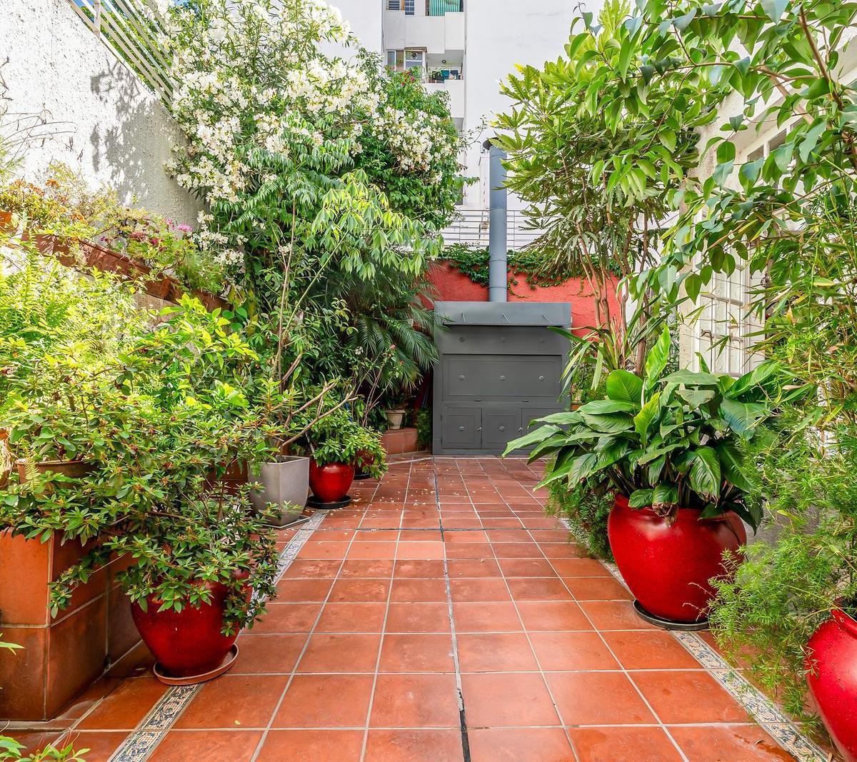 Excelente Casa de Estilo - Venta - 6 Amb - Suite - Patio - Parrilla - Belgrano R 2