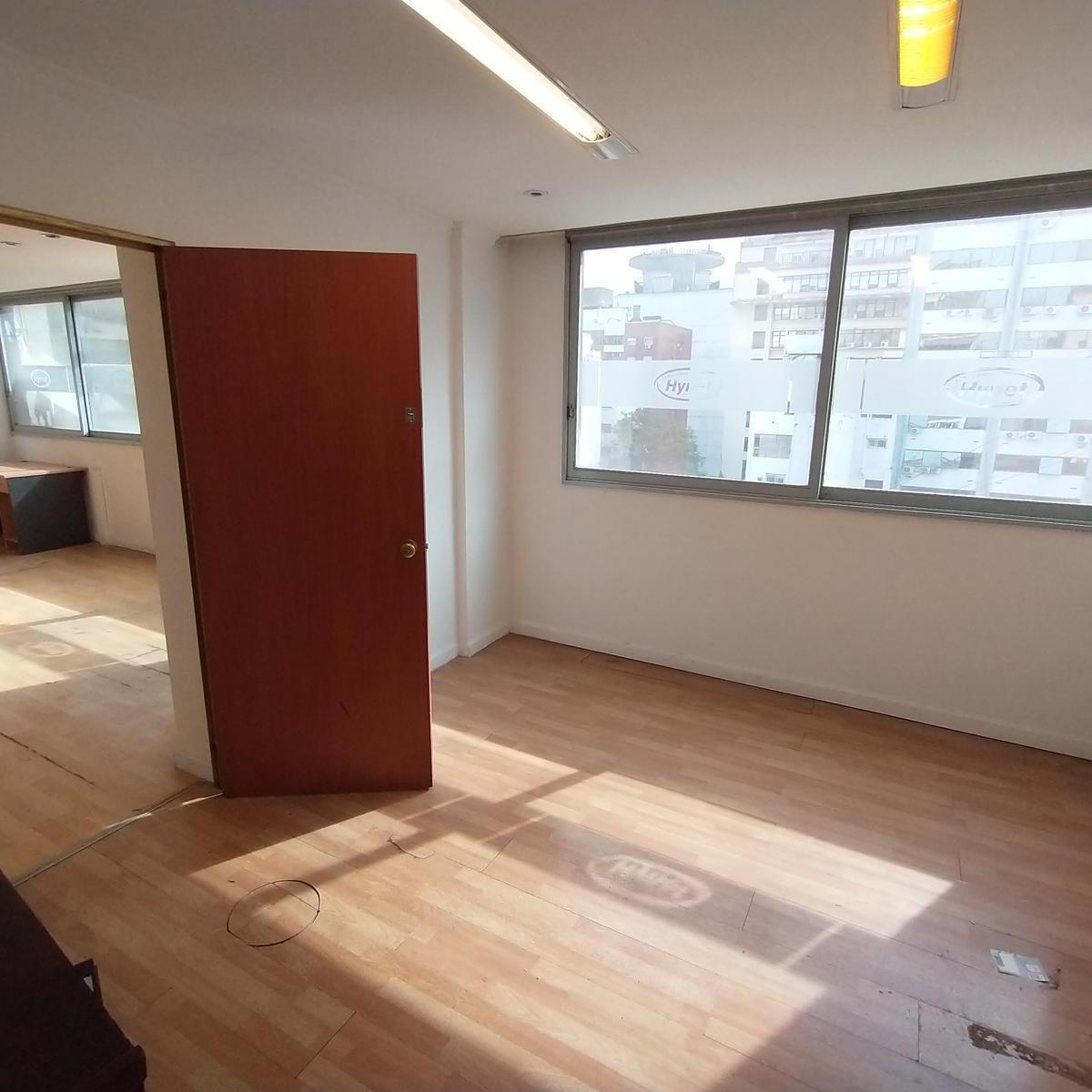Alquiler de Semipiso de Oficina Doble - Piso 7 - con 4 Cocheras Cubiertas - Monserrat 1