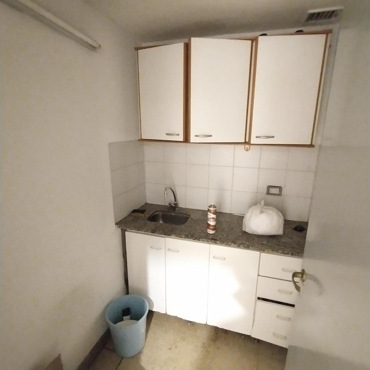Alquiler de Semipiso de Oficina Doble - Piso 7 - con 4 Cocheras Cubiertas - Monserrat 5