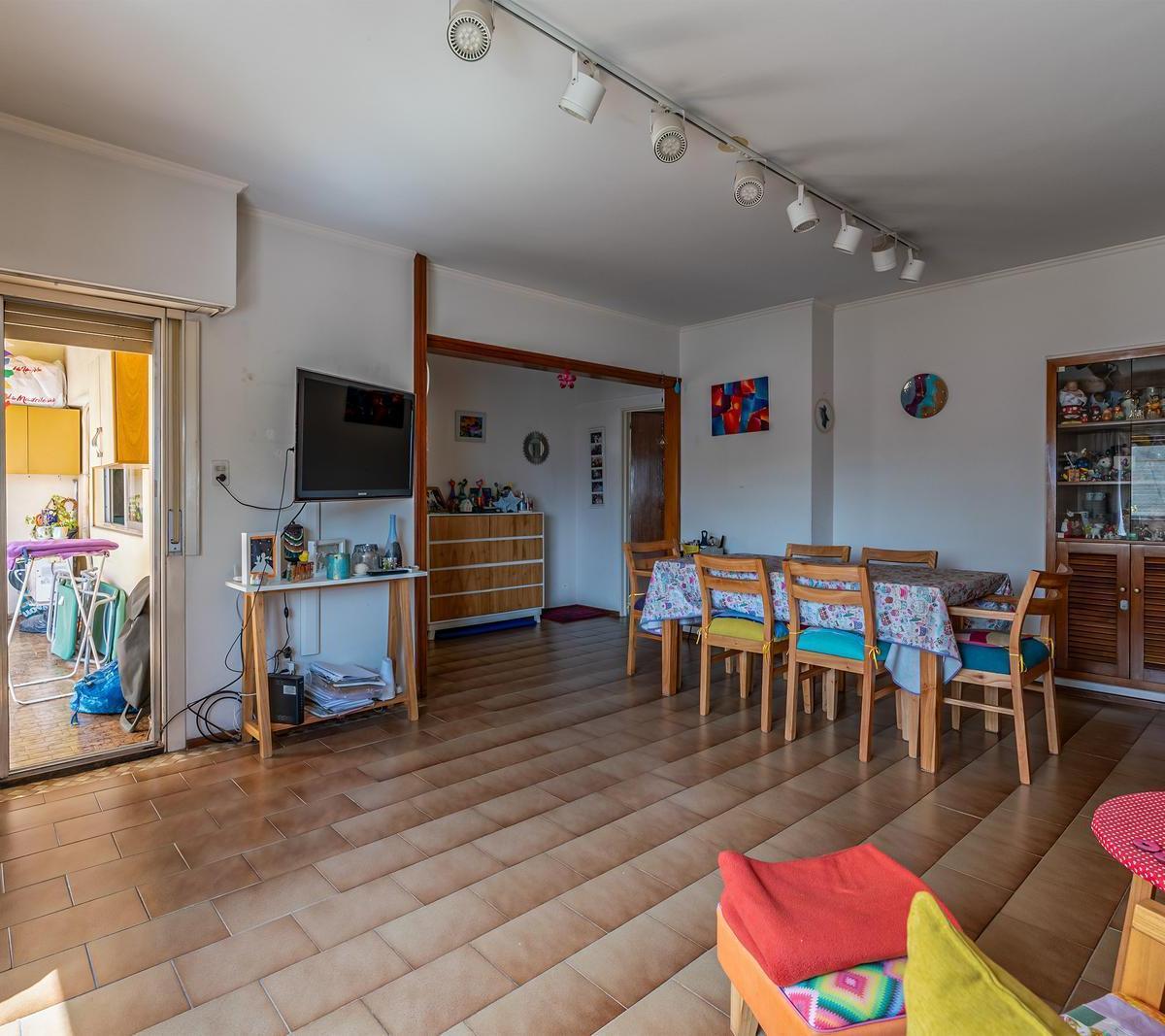 Excelente Semipiso - Venta - 5 Amb - 2 Balcones - Cochera - Villa del Parque 5