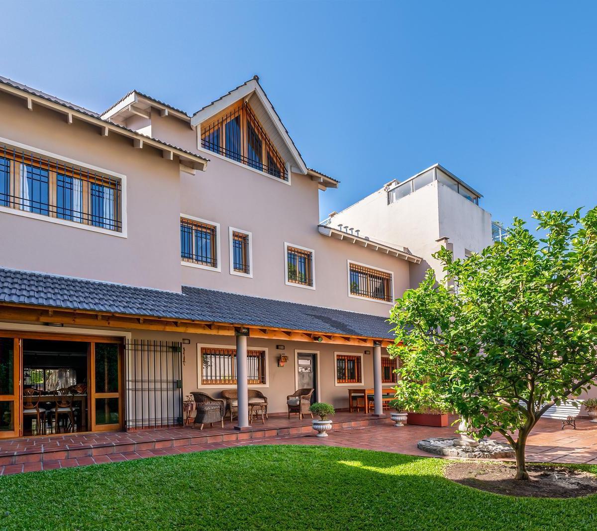 Espectacular Casa - Venta - 6 Amb - 2 Suites - 3 Cocheras - Jardin - Parrilla - Belgrano R 2