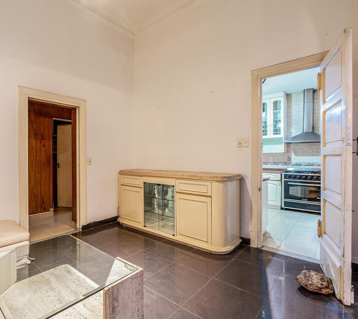Excelente Casa - Venta - 8 Amb - Jardin - Piscina - Cocheras - Belgrano R 4