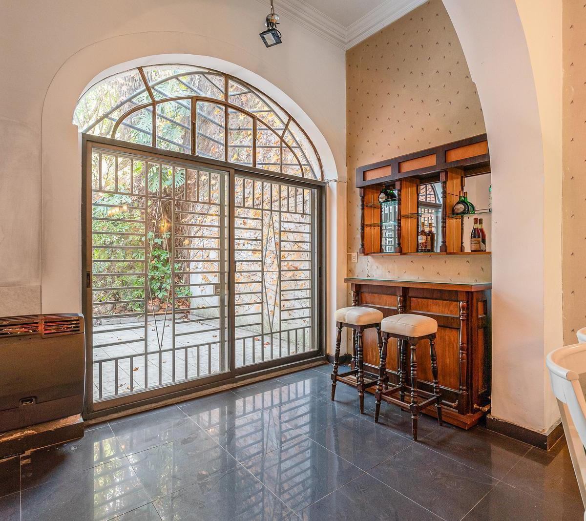 Excelente Casa - Venta - 8 Amb - Jardin - Piscina - Cocheras - Belgrano R 2