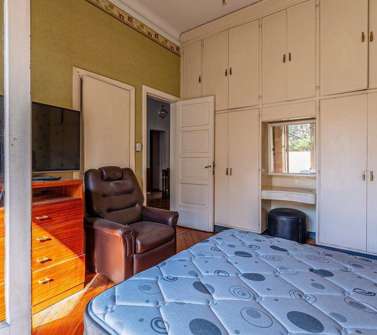 Excelente Casa - Venta - 8 Amb - Jardin - Piscina - Cocheras - Belgrano R 5