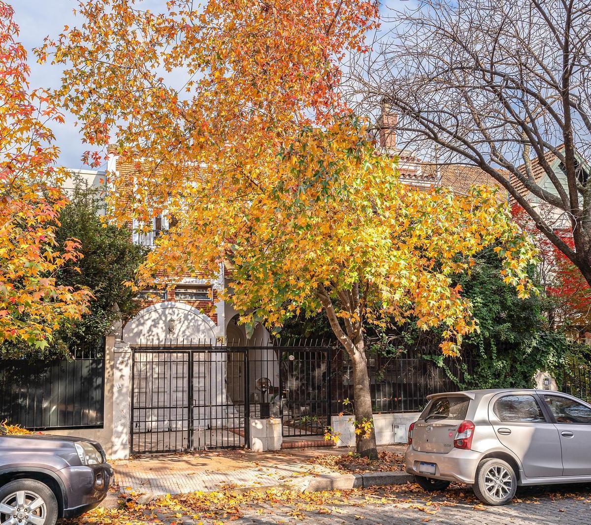 Excelente Casa - Venta - 8 Amb - Jardin - Piscina - Cocheras - Belgrano R 3
