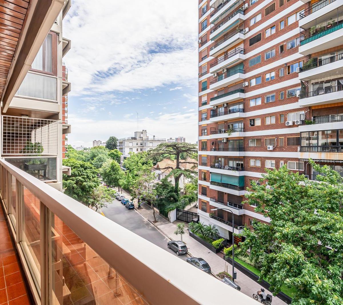 Excelente Piso - Venta - 4 Amb - 2 Balcones - Cochera - Baulera - Belgrano R 2