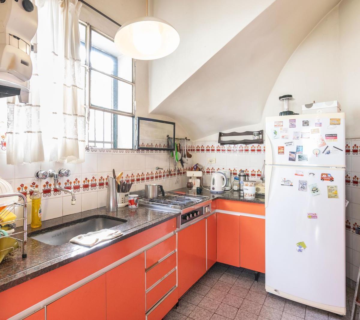 Casa de 1930 - Venta - 5 Amb - Cochera - Jardín - Coghlan 4