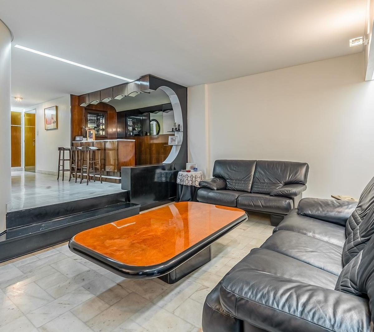 Excelente Piso - Venta - 6 Amb - 2 Balcones - Cochera - Frente - Flores Norte 4