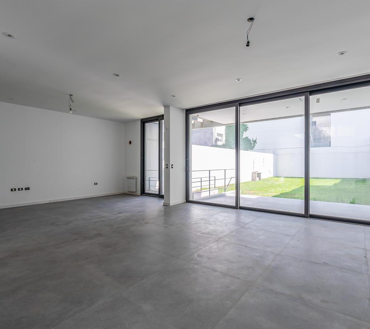 Unidad Tipo Casa - Suite - Jardín - Quincho - 2 Cocheras - Belgrano R 1