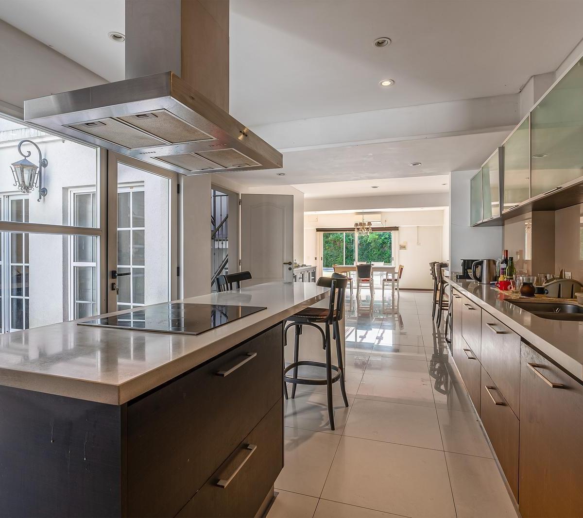 Casa - Venta - 8 Amb - Suite - 4 Cocheras - Jardin - Piscina - Belgrano R 3