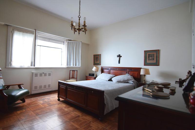 Excelente Piso - 6 Ambientes - Balcón - Frente - en El Corazón de Recoleta 5