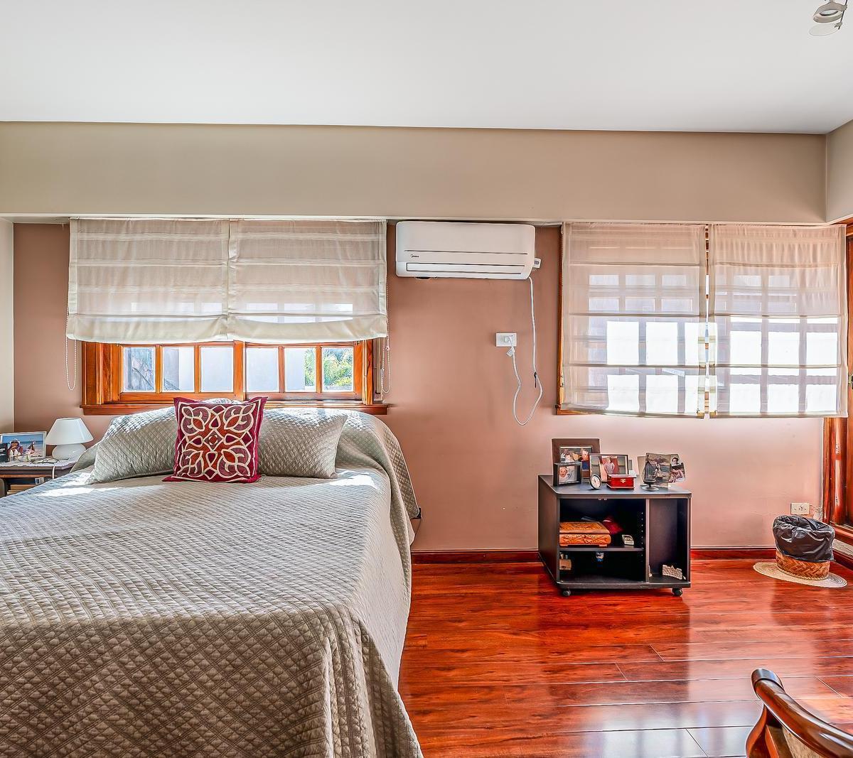 Triplex - Venta - 6 Amb - Suite - Patio - Cocheras - Coghlan 2