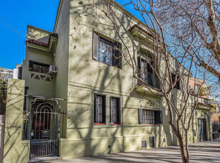 CASA - VENTA - 7 AMBIENTES - SUITE - COCHERA - JARDÍN - PILETA - QUINCHO - VILLA URQUIZA 2