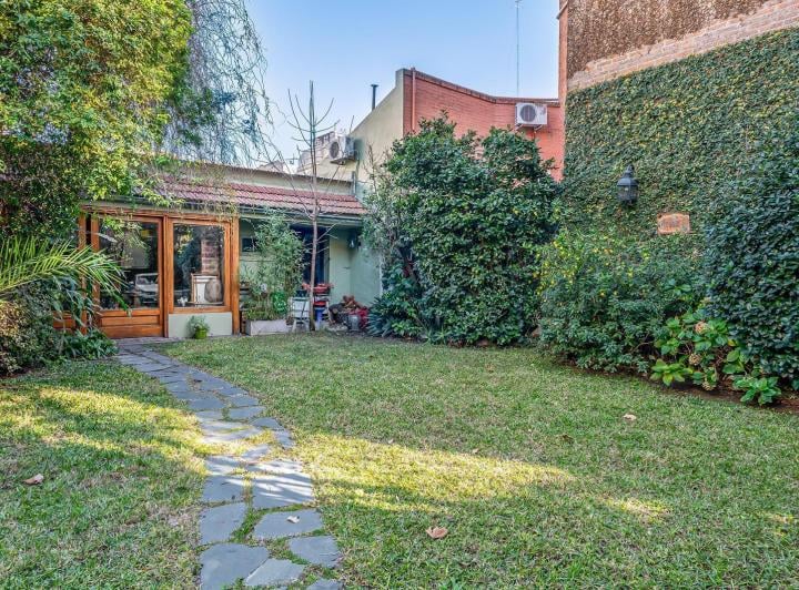 CASA - VENTA - 7 AMBIENTES - SUITE - COCHERA - JARDÍN - PILETA - QUINCHO - COGHLAN 4