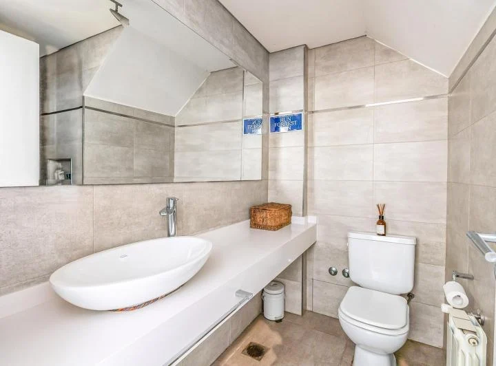 CASA REFACCIONADA - VENTA - 5 AMBIENTES - SUITE - PATIO - BALCÓN - VILLA ORTUZAR 5