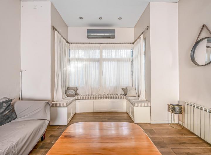 CASA REFACCIONADA - VENTA - 5 AMBIENTES - SUITE - PATIO - BALCÓN - VILLA ORTUZAR 2