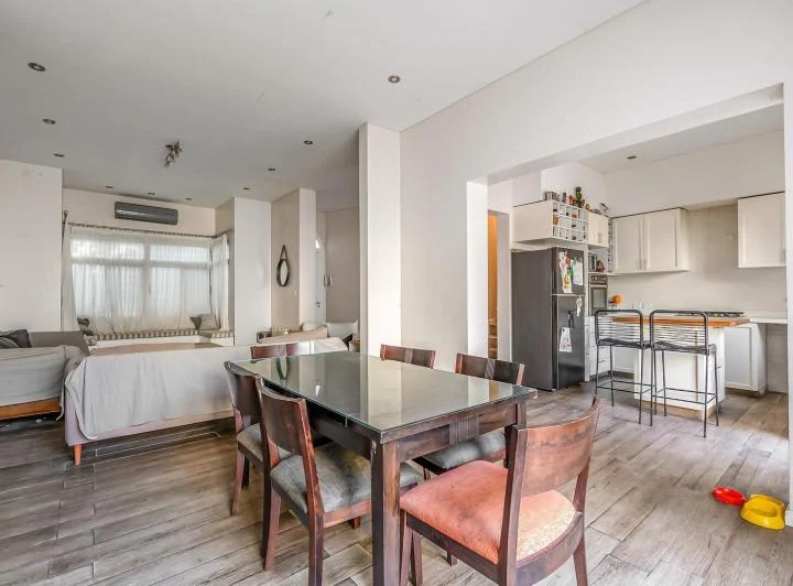 CASA REFACCIONADA - VENTA - 5 AMBIENTES - SUITE - PATIO - BALCÓN - VILLA ORTUZAR 4