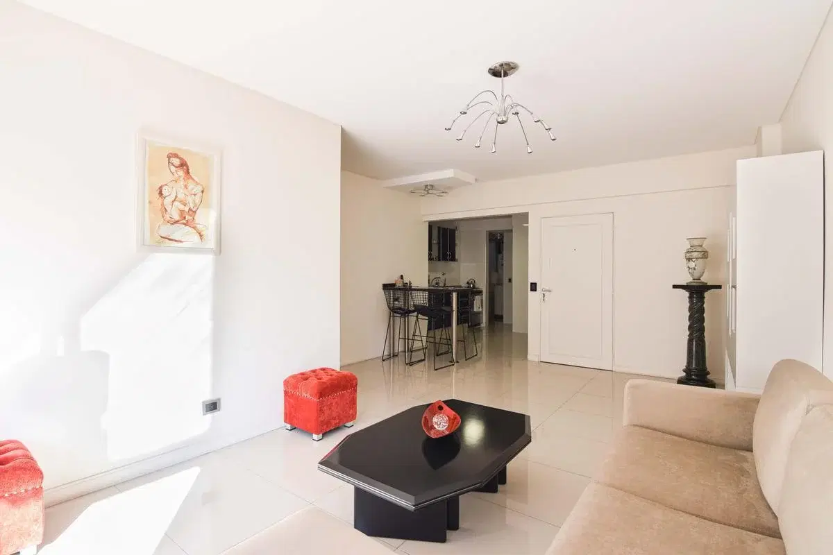 HERMOSO Y LUMINOSO DEPARTAMENTO - 4 AMBIENTES - BALCÓN CORRIDO - ESCRITORIO - DEPENDENCIA - BELGRANO 5