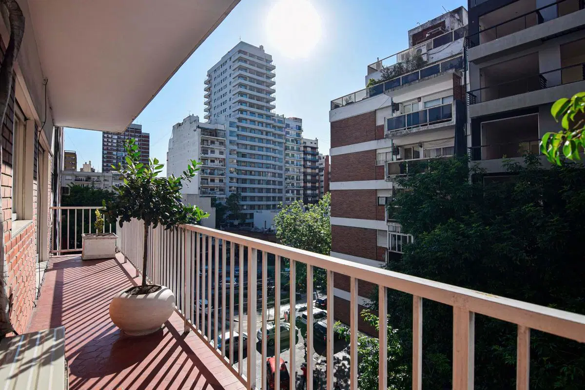 HERMOSO Y LUMINOSO DEPARTAMENTO - 4 AMBIENTES - BALCÓN CORRIDO - ESCRITORIO - DEPENDENCIA - BELGRANO 3