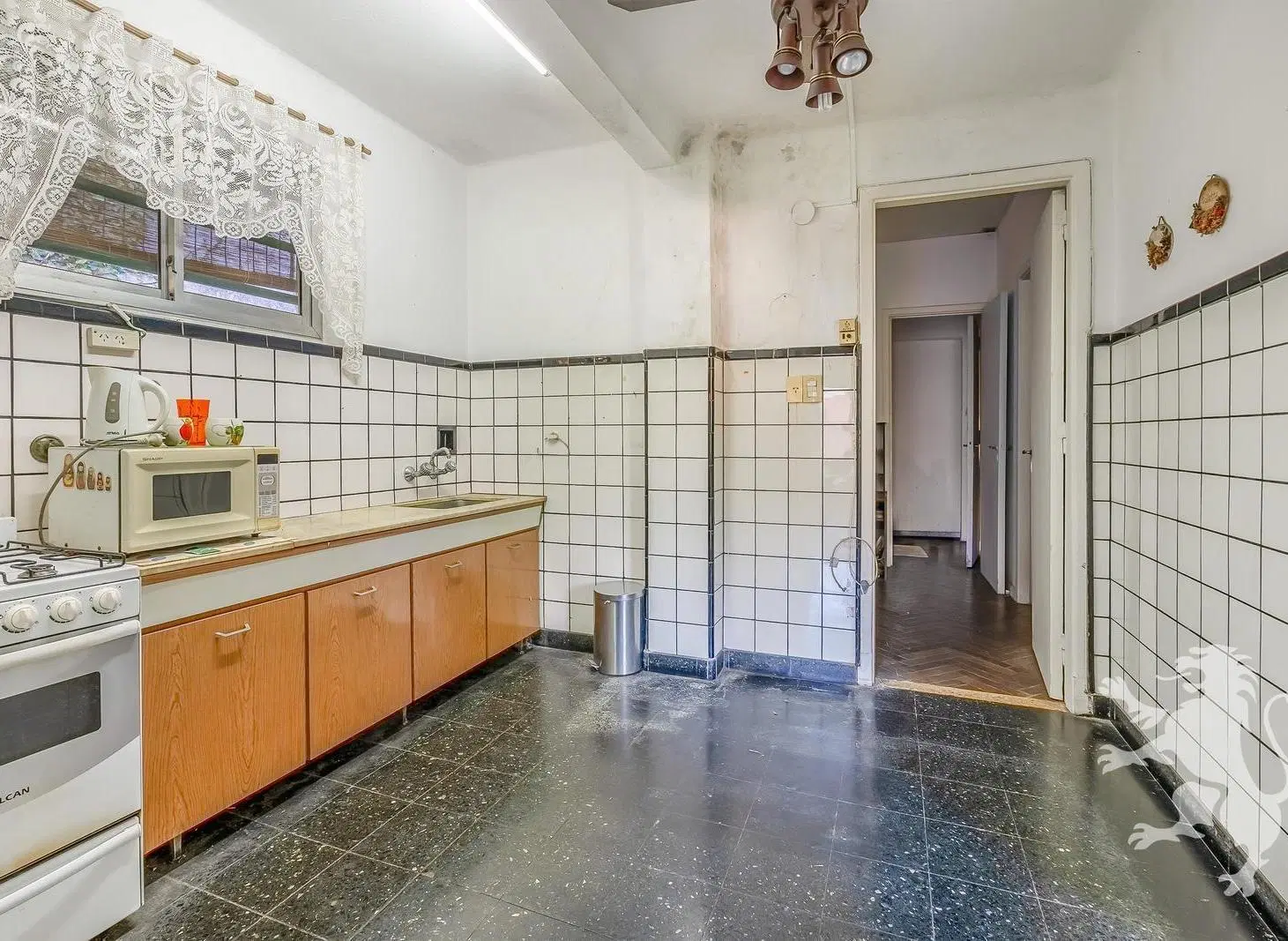 CASA A REFACCIONAR - VENTA - 5 AMBIENTES - JARDIN - COGHLAN 4
