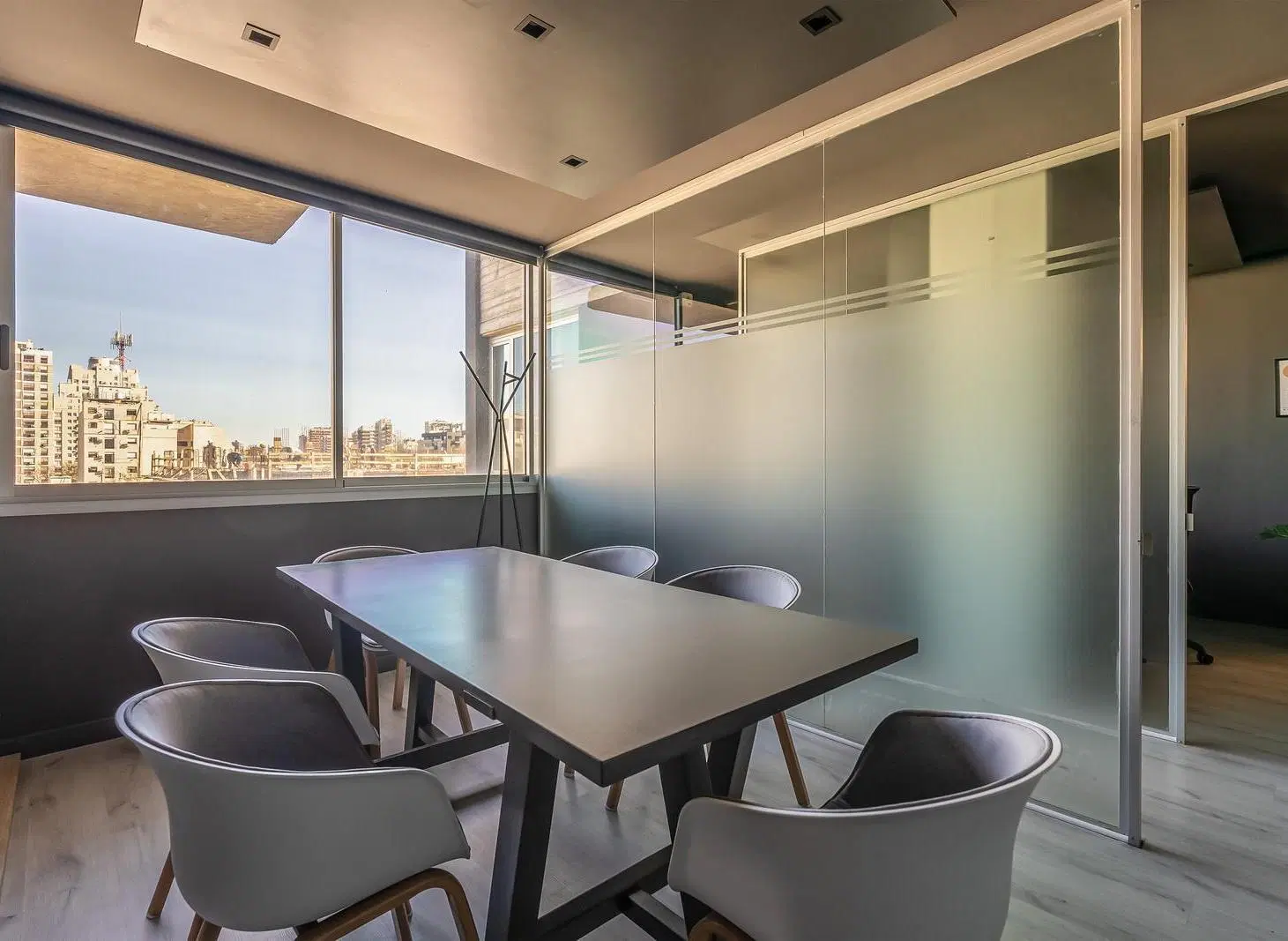 OFICINA - VENTA - COCHERA FIJA CUBIERTA - AMENITIES - COLEGIALES 5