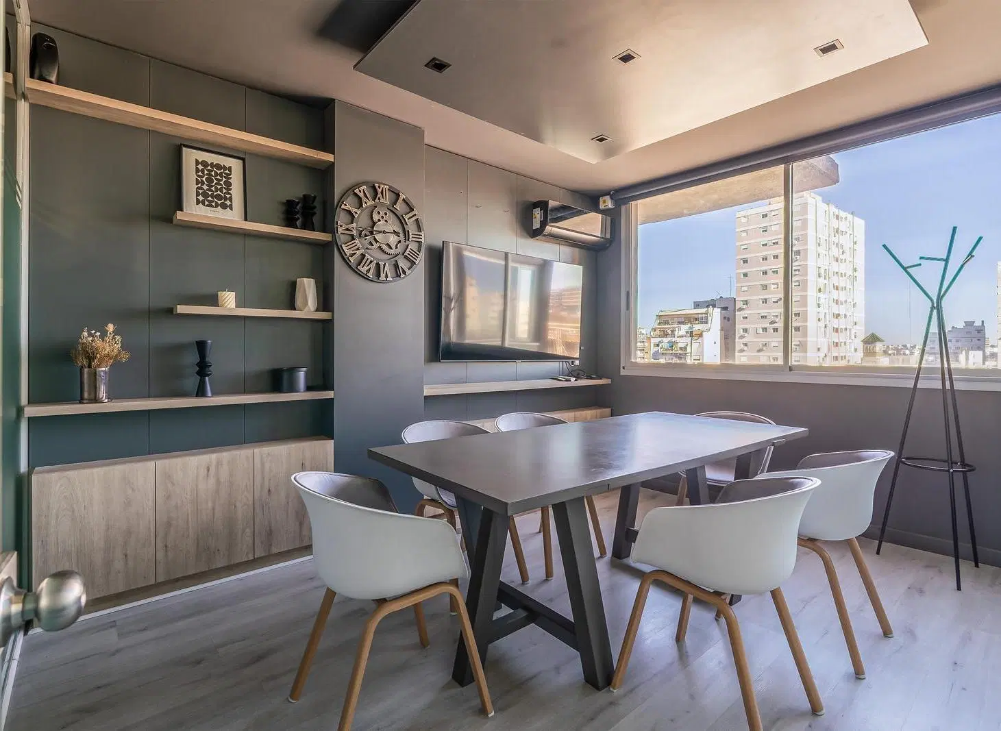 OFICINA - VENTA - COCHERA FIJA CUBIERTA - AMENITIES - COLEGIALES 1