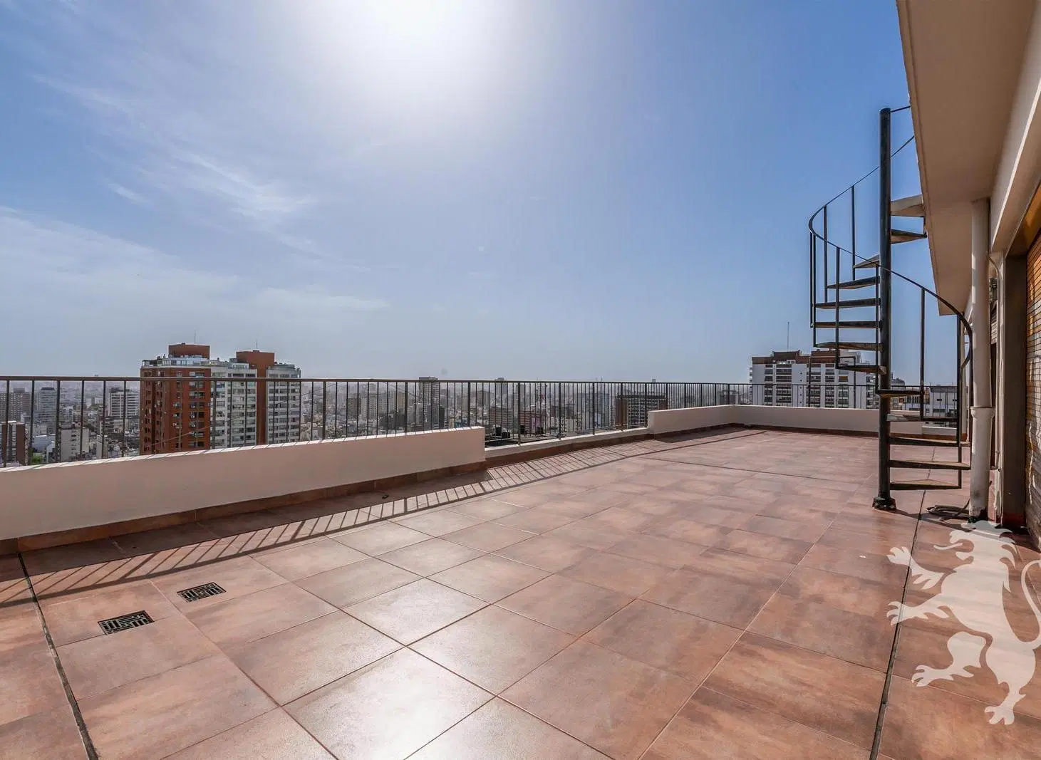 PISO - VENTA - 7 AMBIENTES - 5 DORMITORIOS - 3 COCHERAS - TERRAZA - DEPENDENCIA - BELGRANO 2
