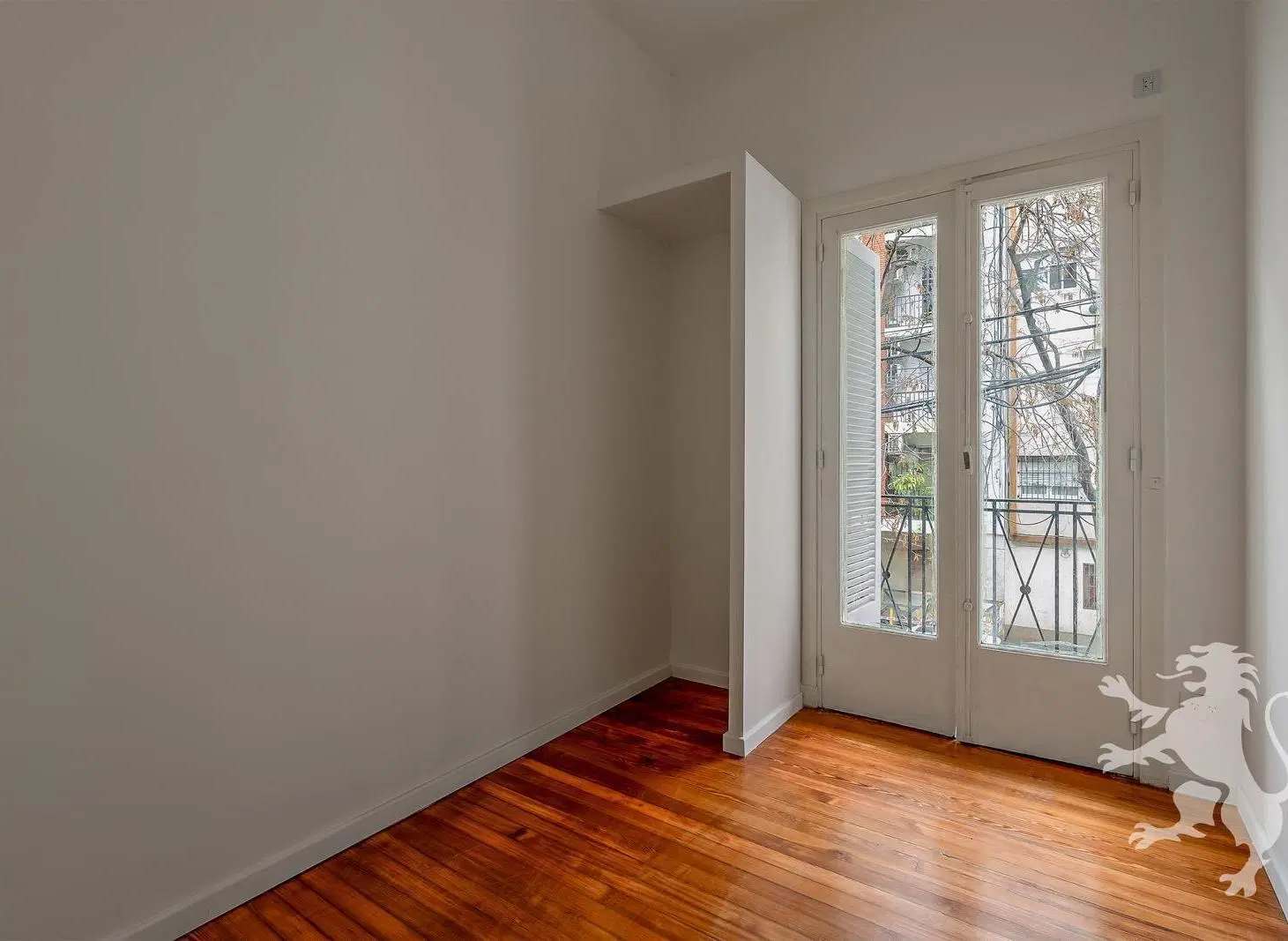 DEPARTAMENTO RECICLADO SIN EXPENSAS - VENTA - 3 AMBIENTES - PATIO - COLEGIALES 4