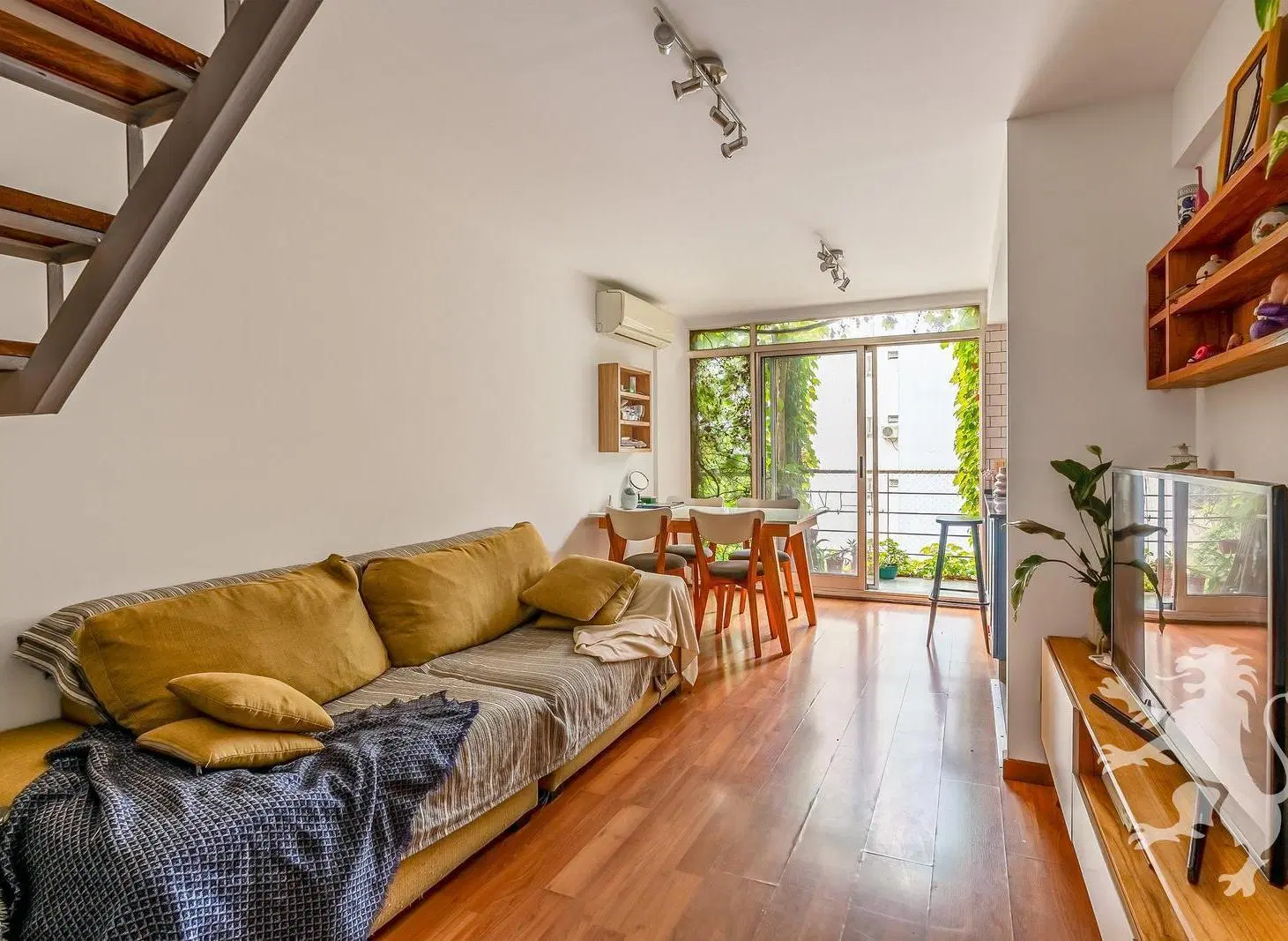 DEPARTAMENTO TIPO DUPLEX - VENTA - 2 AMBIENTES - SUITE - LAS CAÑITAS 2