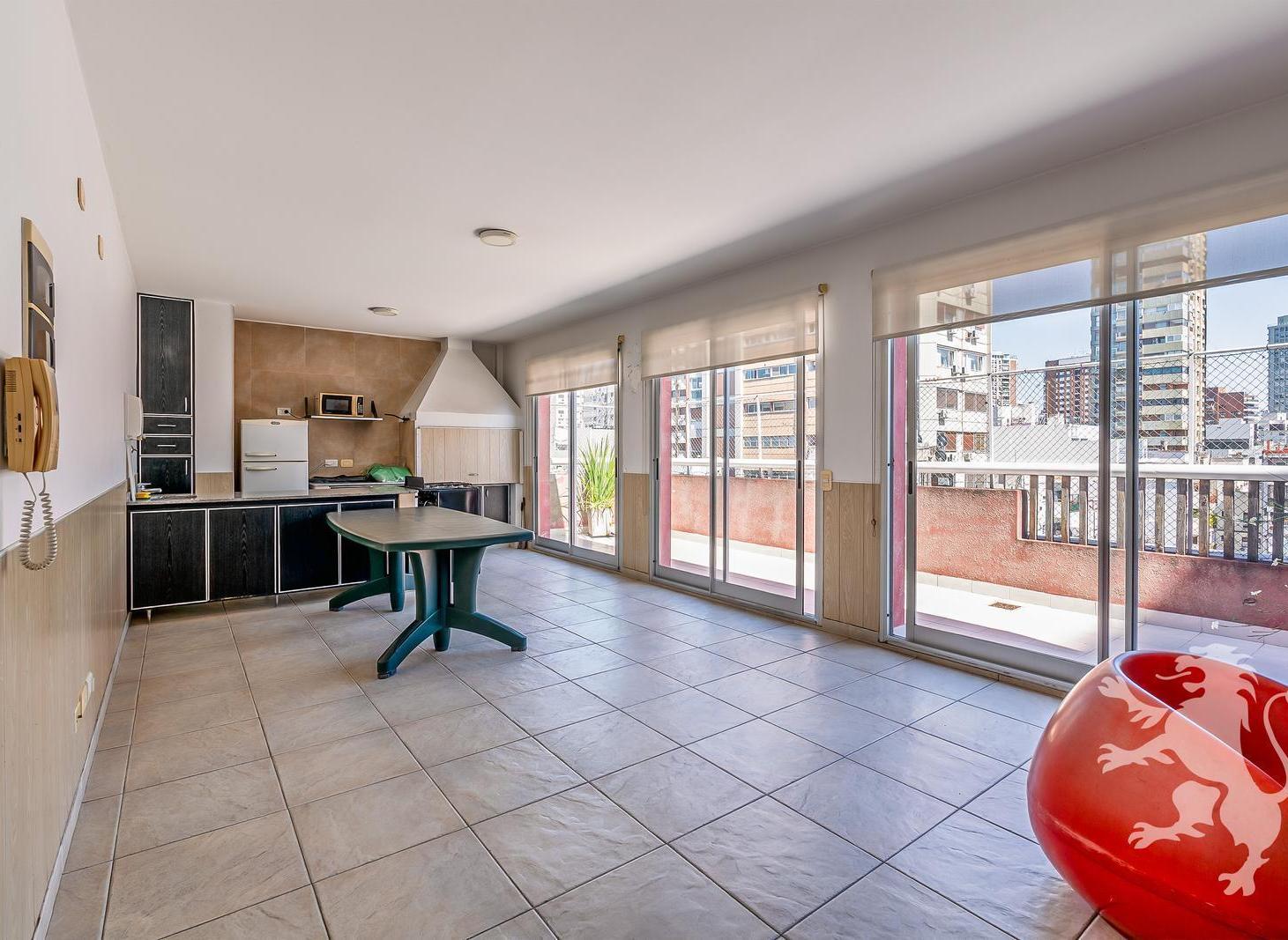 EXCELENTE SEMIPISO - VENTA - 4 AMBIENTES - BALCÓN - COCHERA - LAS CAÑITAS