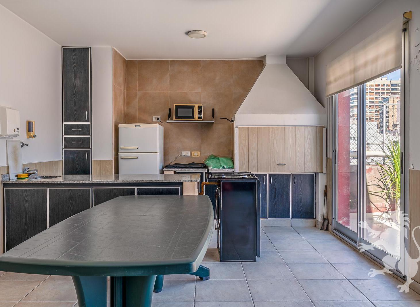 EXCELENTE SEMIPISO - VENTA - 4 AMBIENTES - BALCÓN - COCHERA - LAS CAÑITAS