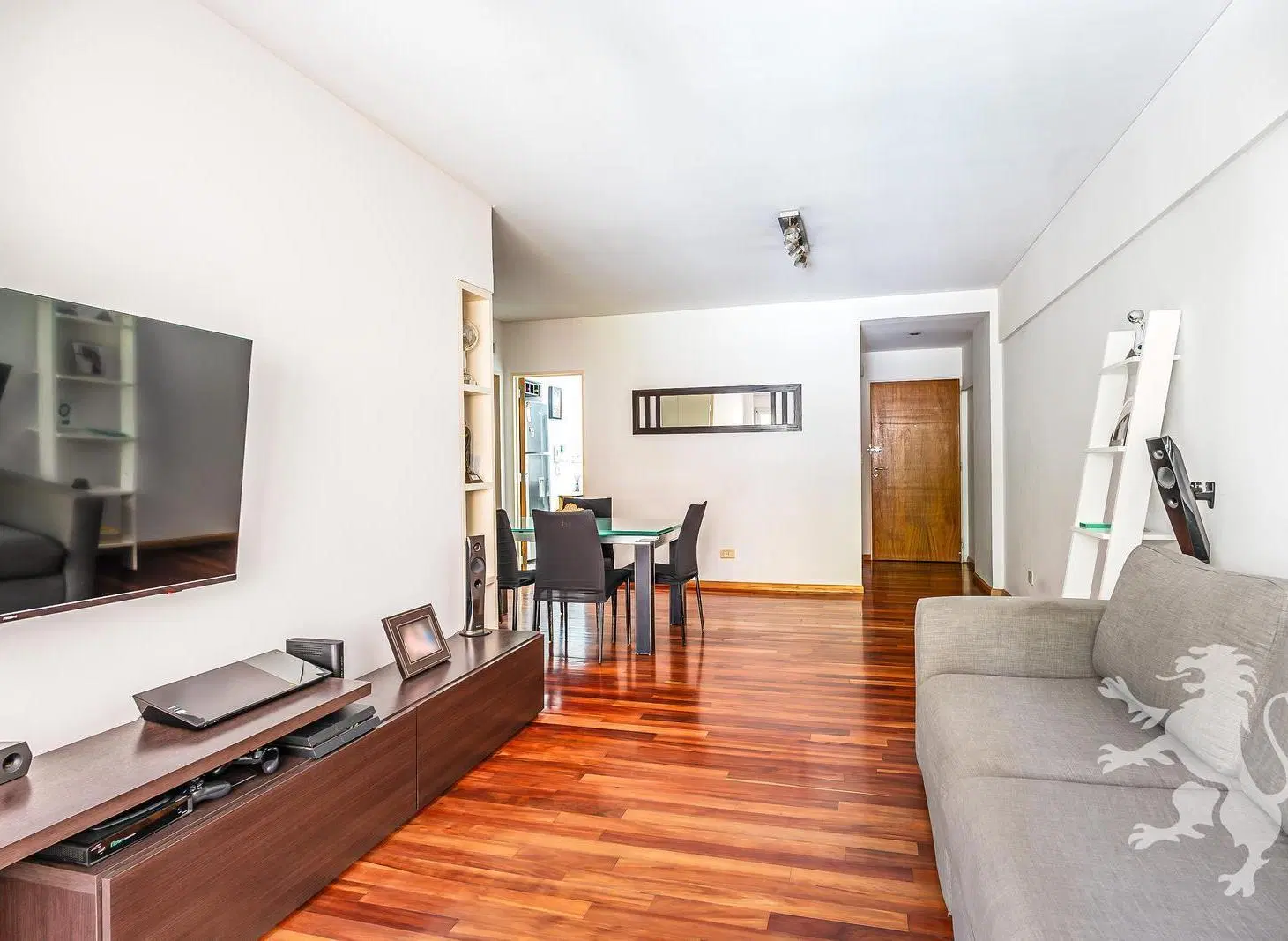 EXCELENTE SEMIPISO - VENTA - 4 AMBIENTES - BALCÓN - COCHERA - LAS CAÑITAS 3