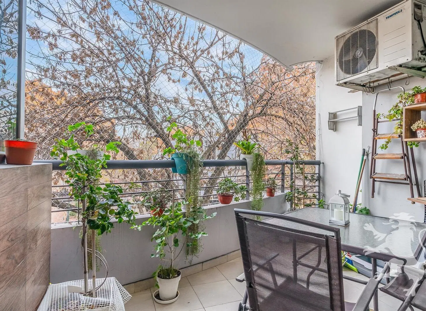 SEMIPISO - VENTA - 3 AMBIENTES - COCHERA - VILLA URQUIZA 3