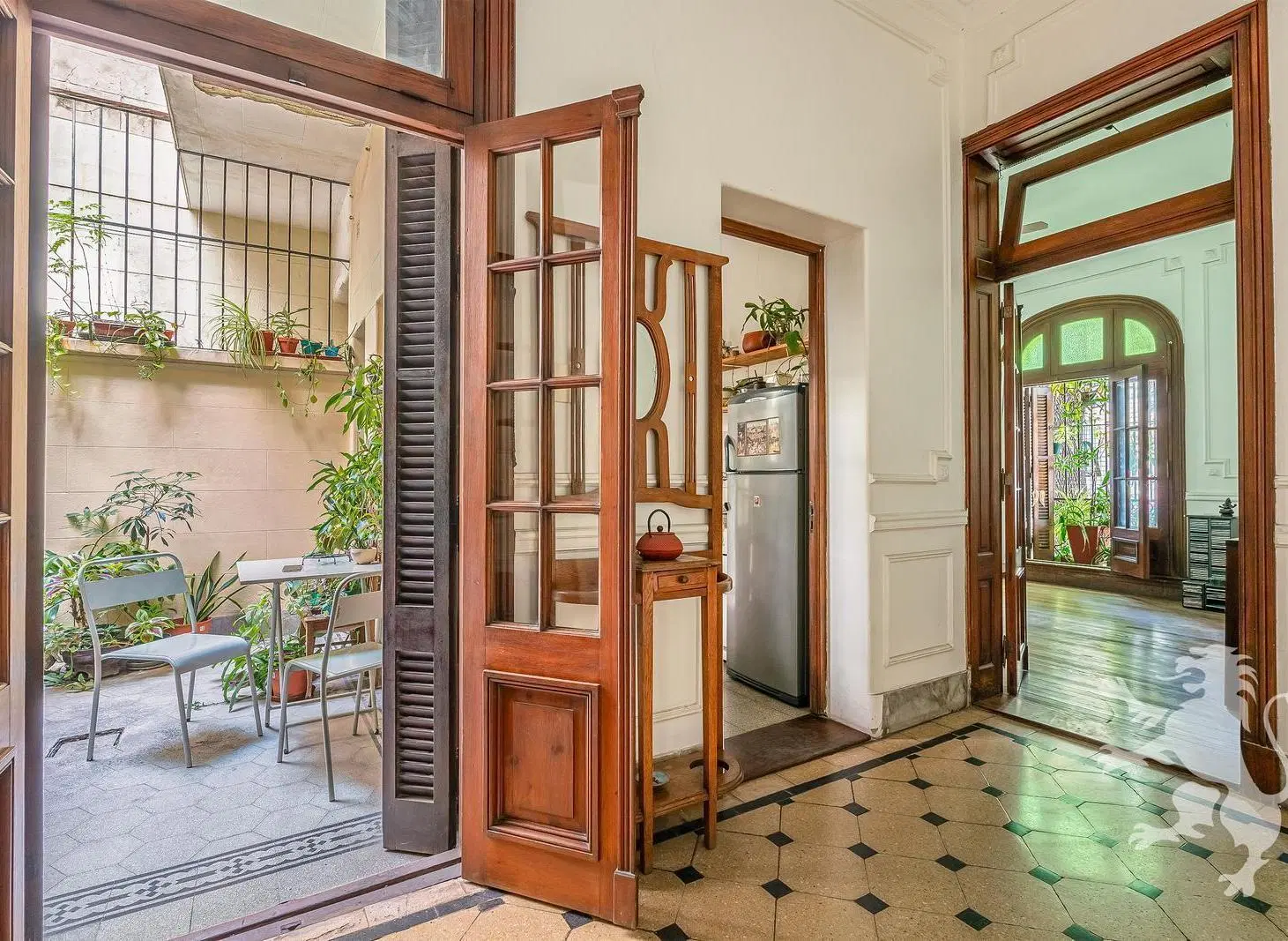 PH A REFACCIONAR - VENTA - 3 AMBIENTES - 2 PATIOS - COLEGIALES 1