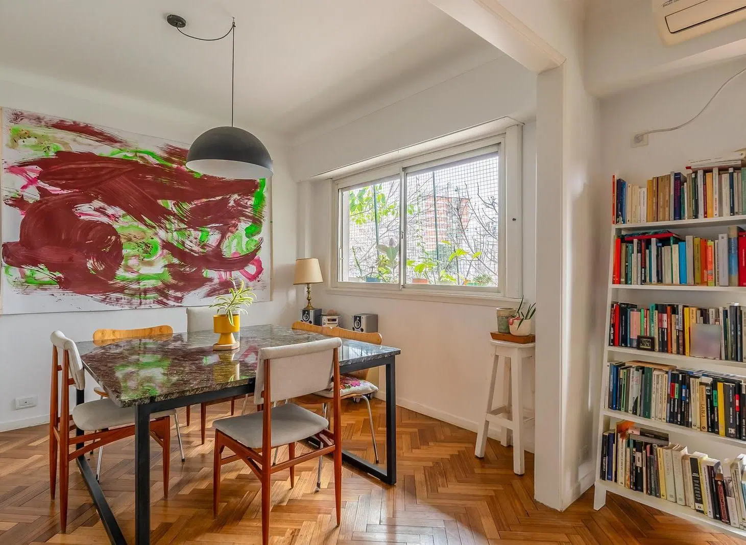 PISO - VENTA - ORIGINALMENTE 4 AMBIENTES - DEPENDENCIA - COLEGIALES 4