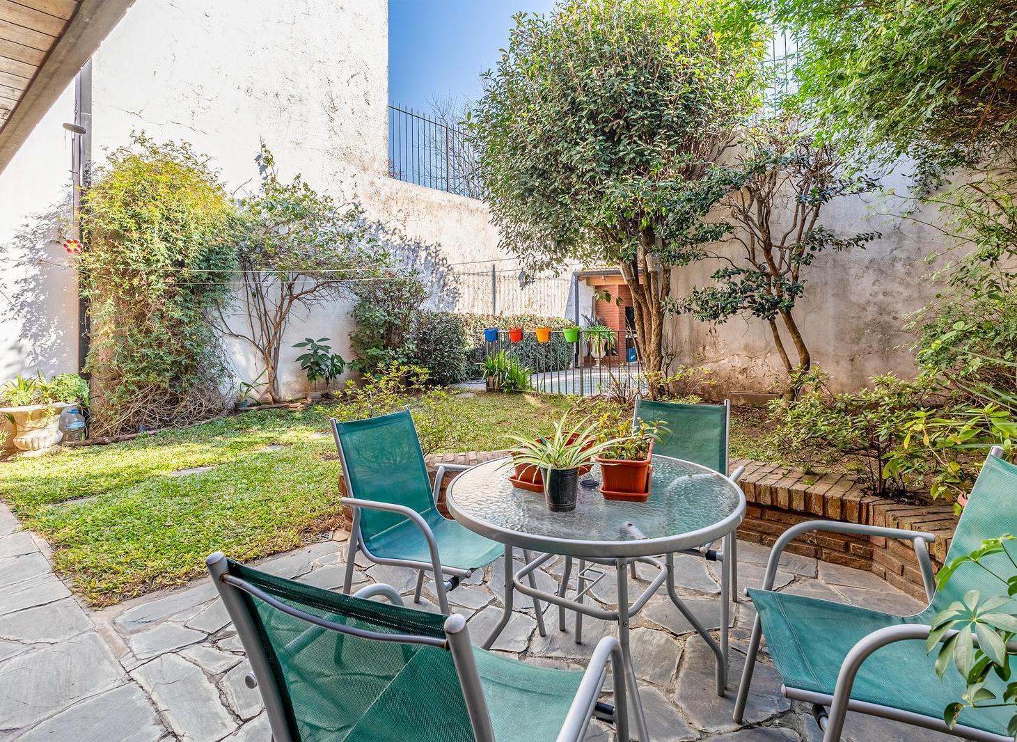 CASA - VENTA - 5 AMB - JARDÍN - SUITE - COCHERA - PISCINA - PARRILLA - COGHLAN