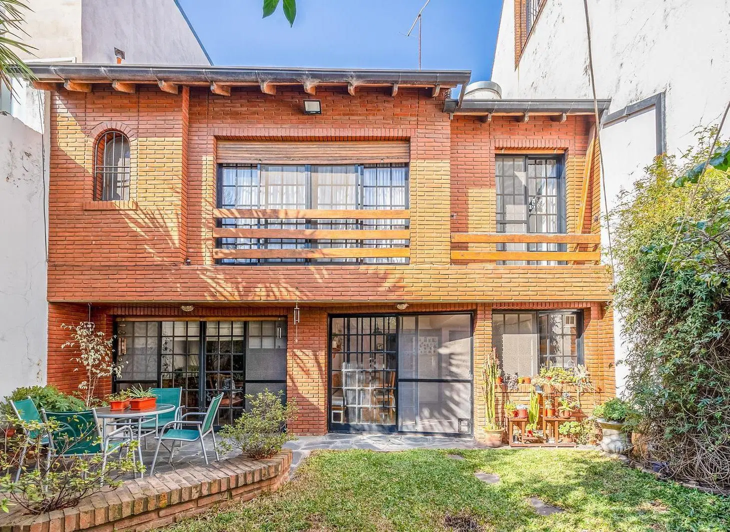 CASA - VENTA - 5 AMB - JARDÍN - SUITE - COCHERA - PISCINA - PARRILLA - COGHLAN 2