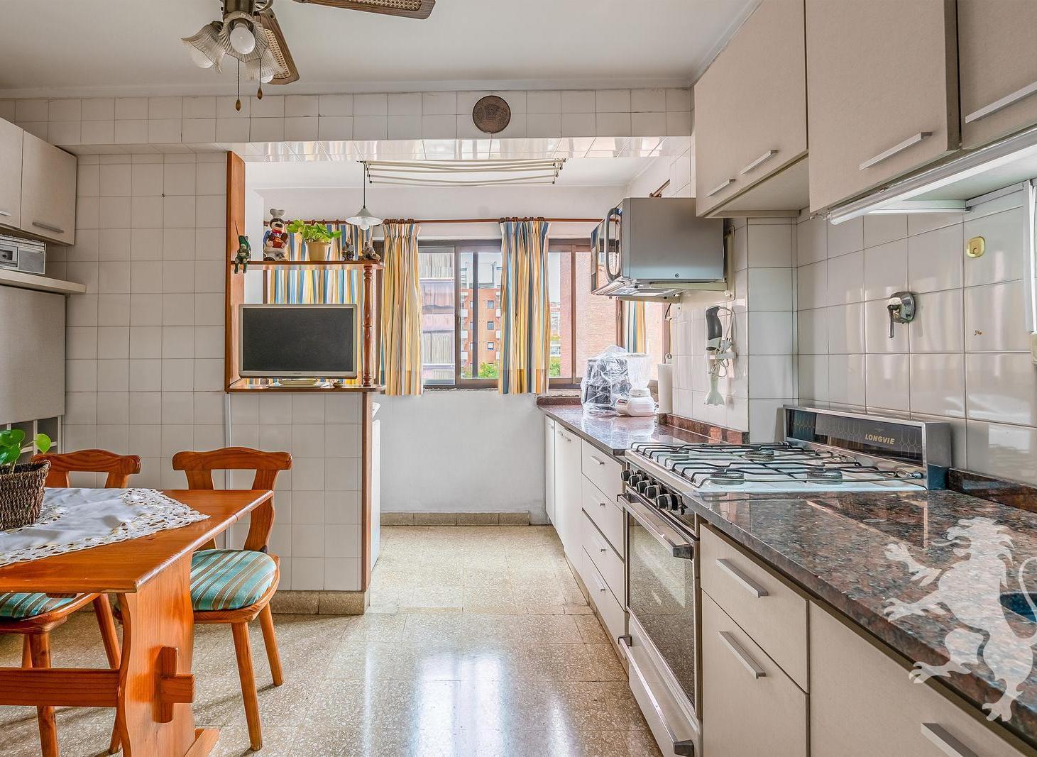 DEPARTAMENTO - VENTA - 5 AMBIENTES - ESPACIO GUARDACOCHES - BELGRANO CHICO