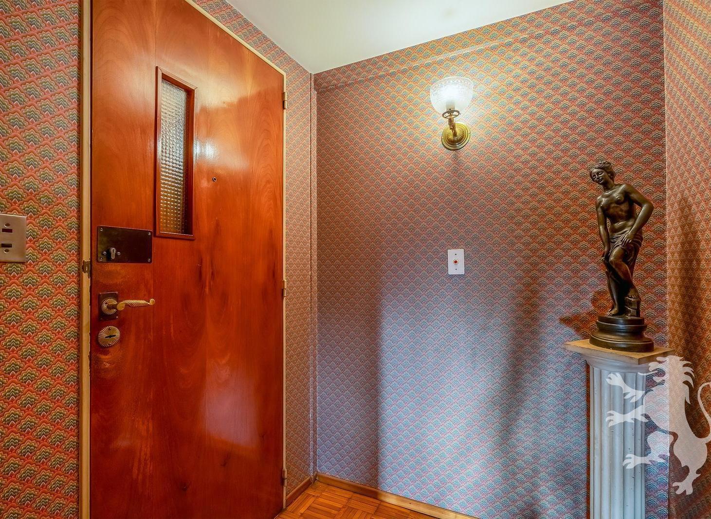 Foto de SEMIPISO - VENTA - 5 AMBIENTES - DEPENDENCIA - LUMINOSO - PALIER, imagen 2