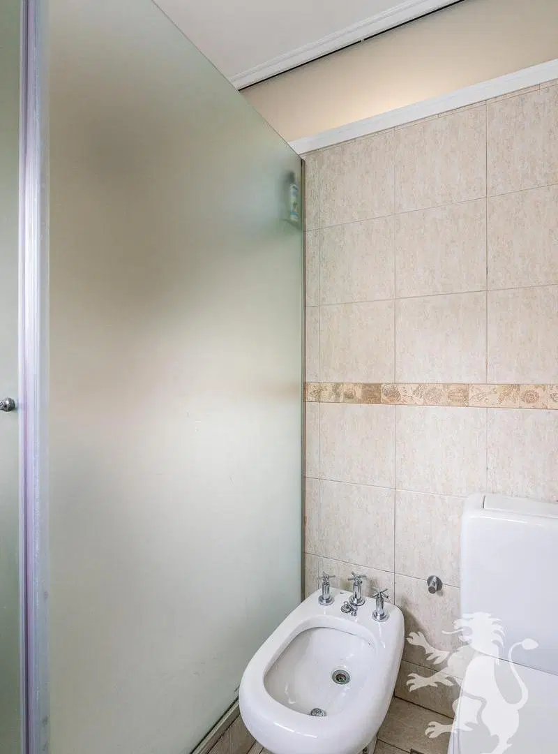 CASA - VENTA - 8 AMBIENTES - QUINCHO - JARDIN - APTO CREDITO - COLEGIALES 8