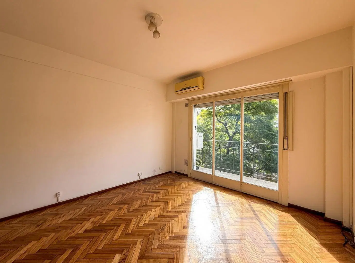 Monoambiente con balcon en Recoleta 1