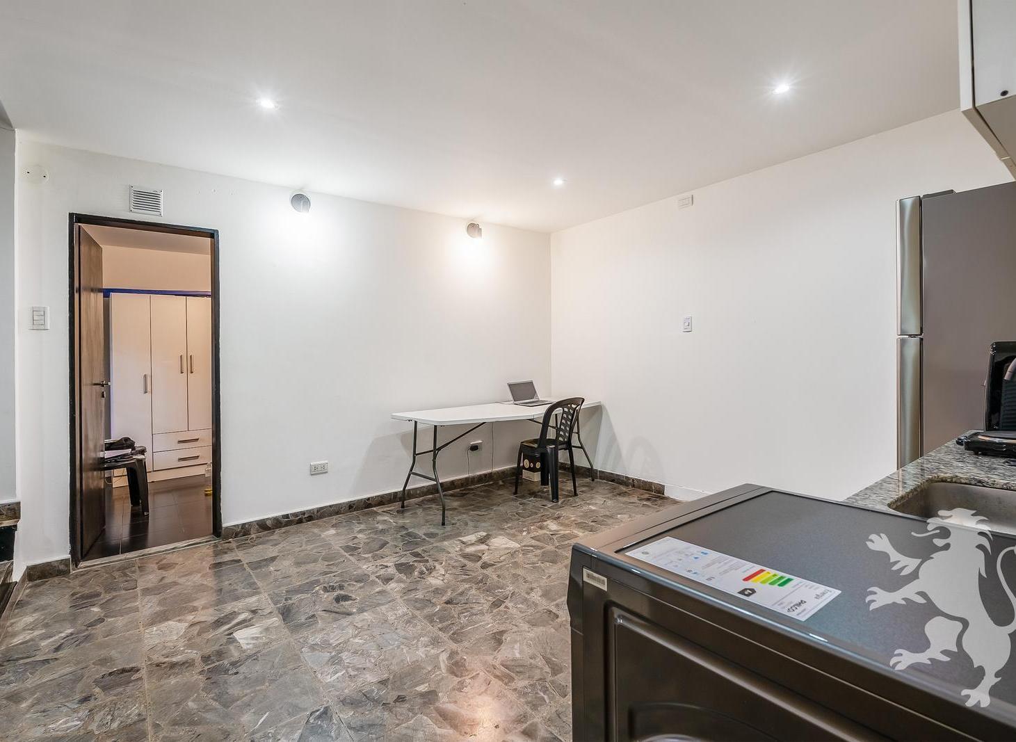 Foto de CASA - VENTA - 3 AMBIENTES - TERRAZA - COLEGIALES, imagen 2