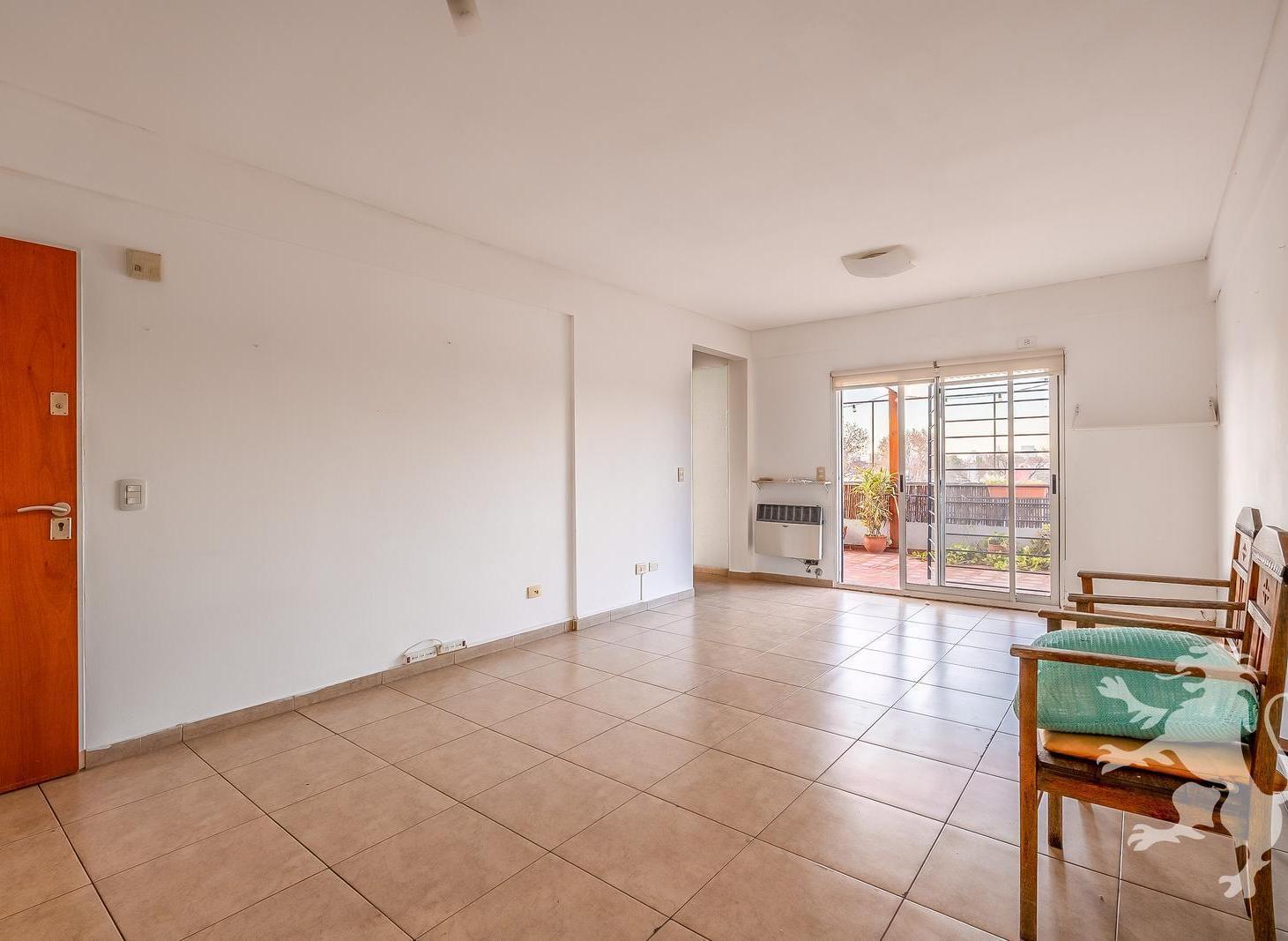Foto de PISO - VENTA - 3 AMBIENTES - BALCON TERRAZA - COCHERA FIJA - VILLA, imagen 2