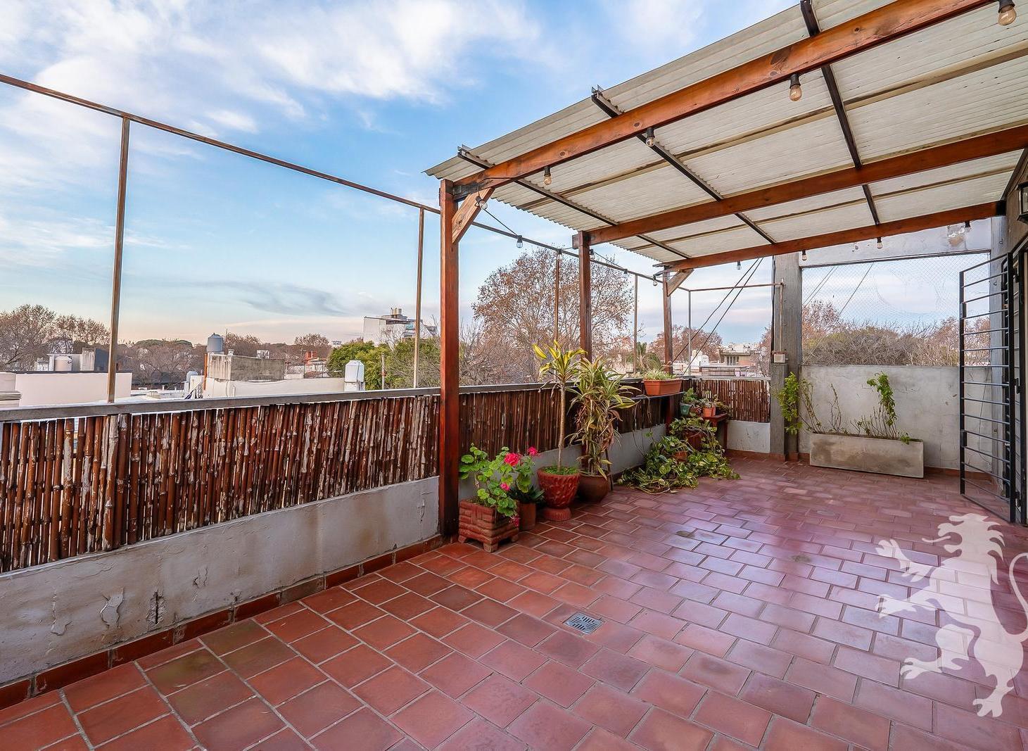 Foto de PISO - VENTA - 3 AMBIENTES - BALCON TERRAZA - COCHERA FIJA - VILLA, imagen 1