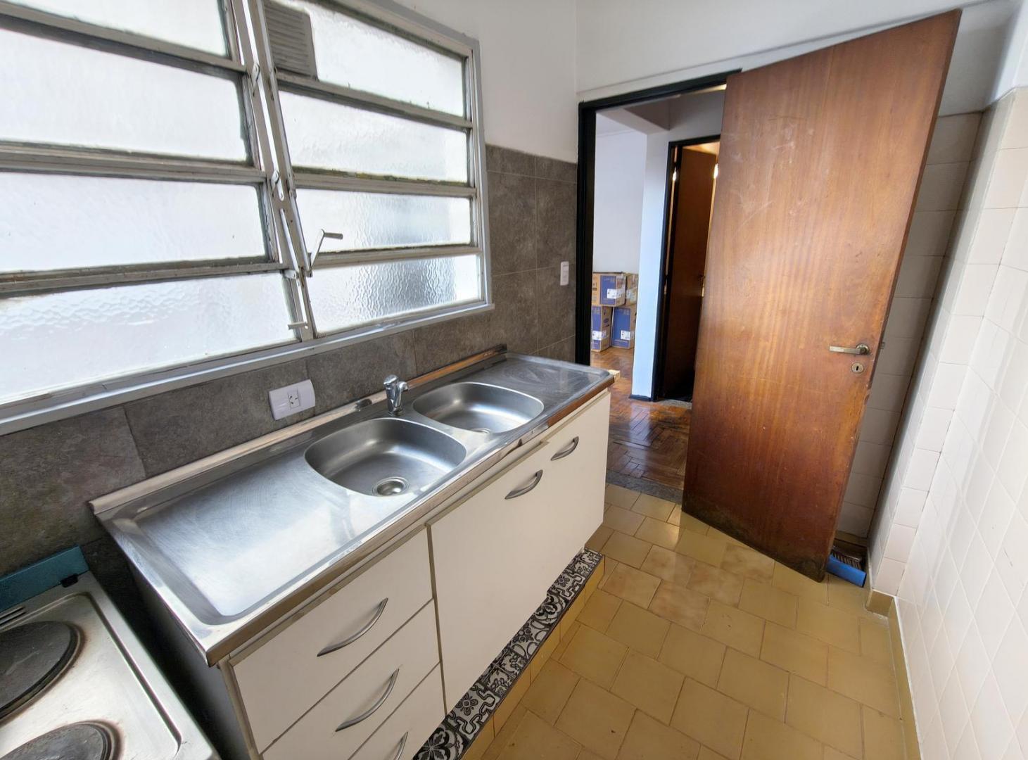 Foto de ALQUILER MONOAMBIENTE - LATERAL - LUMINOSO - 3 PISO - EXCELENTE, imagen 1